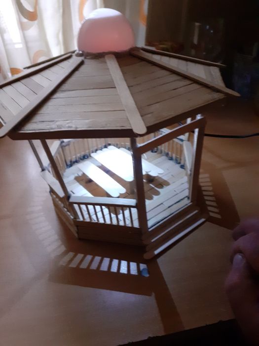 Vând foișor veioza in miniatură