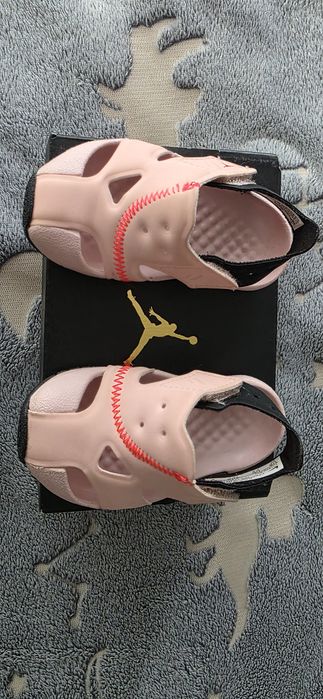 Сандалики на nike Jordan