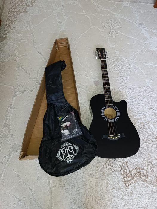 Гитара акустическая