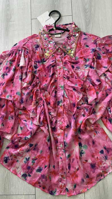 Красива и ефектна дамска риза универсален размер