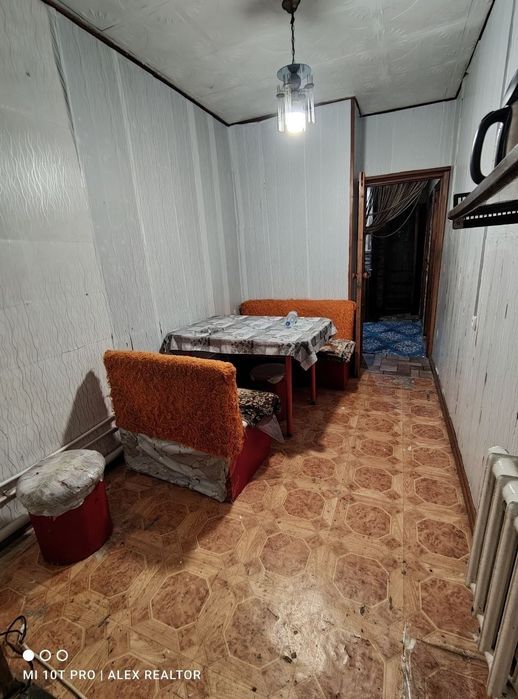 Продается.Янгихает,  Спутник 4 2/4/4 ипотека