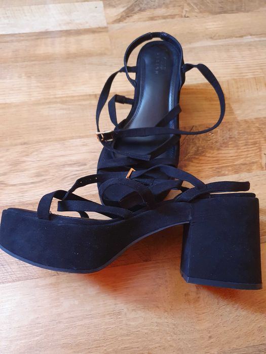sandale de seara cu talpa groasa, nr.38 , toc 9 cm .