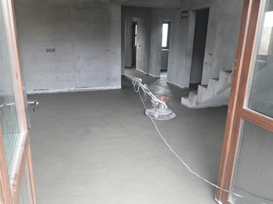 Executam sape elicopterizate si tencuieli mecanizate