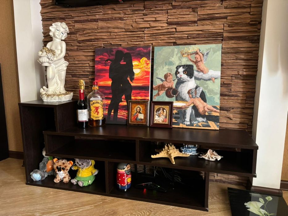 Продам тумбу под TV