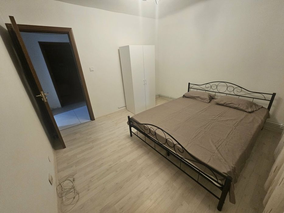 Închiriez apartament 2 camere decomandat