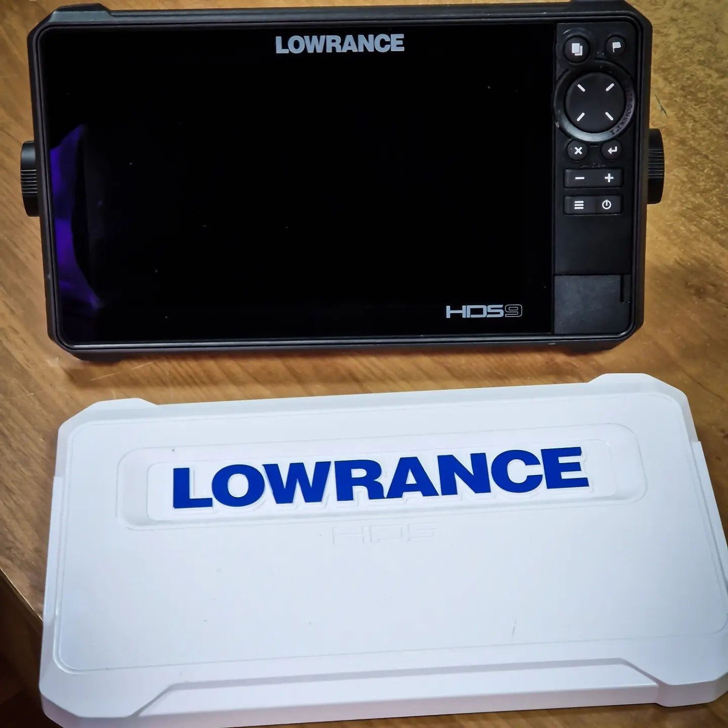 Lowrance hds 9 live с датчиком