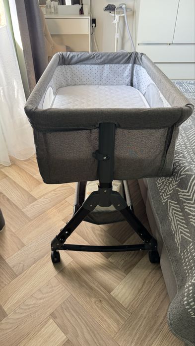 Продам кроватку манеж