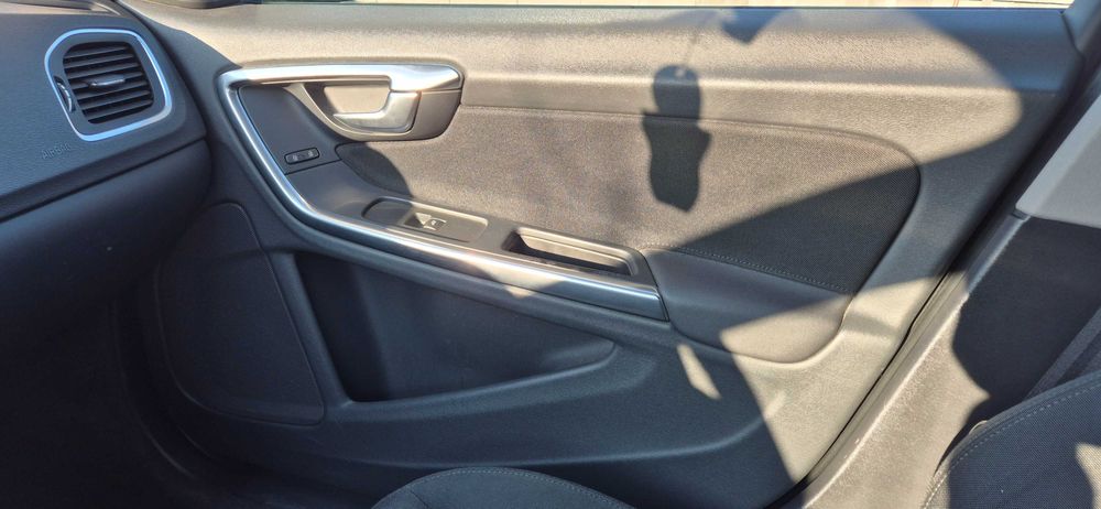 Volvo S60 II Kinetic DrivE