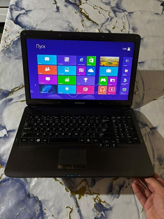 Ноутбук Samsung r525