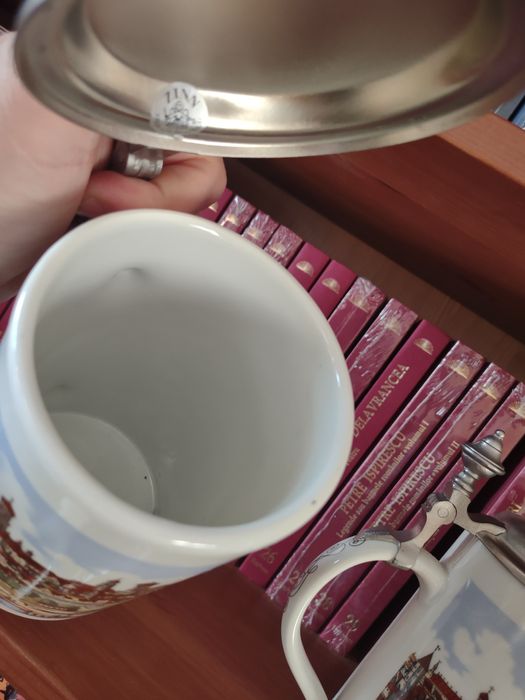 Pereche Halbă bere 500 ml/halbă cu etichetele pe ele