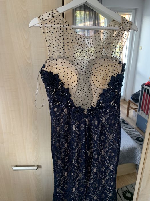 Официална рокля тъмно синьо с бежаво на турски дизайнер, красота