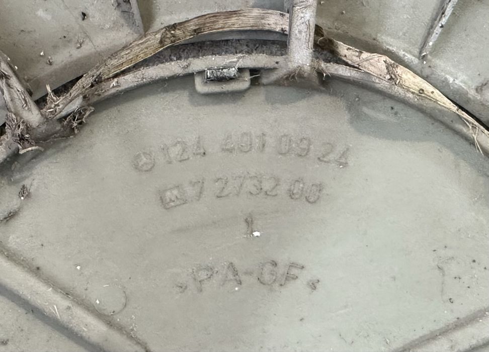 Тасове Мерцедес оригинални 15 цола W124