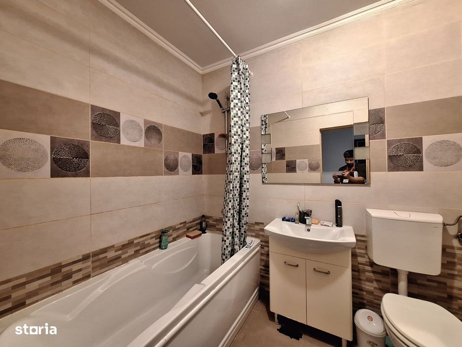 Apartament cu 3 camere, 59 mp, parcare, zona Teilor