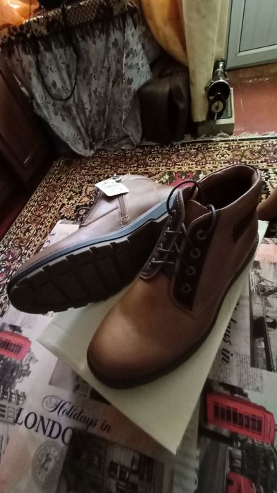 Ботинки новые осенние 43 размер