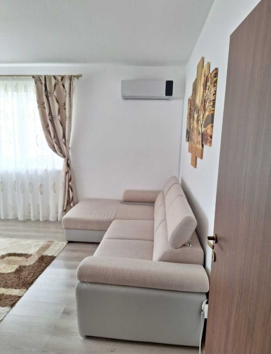 Proprietar-vanzare apartament spatios 2 camere in Subcetate Sanpetru cu loc de parcare inclus