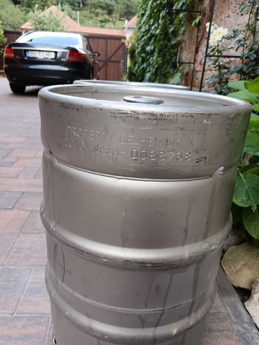 Vand 2 butoaie din inox, capacitate 50 l