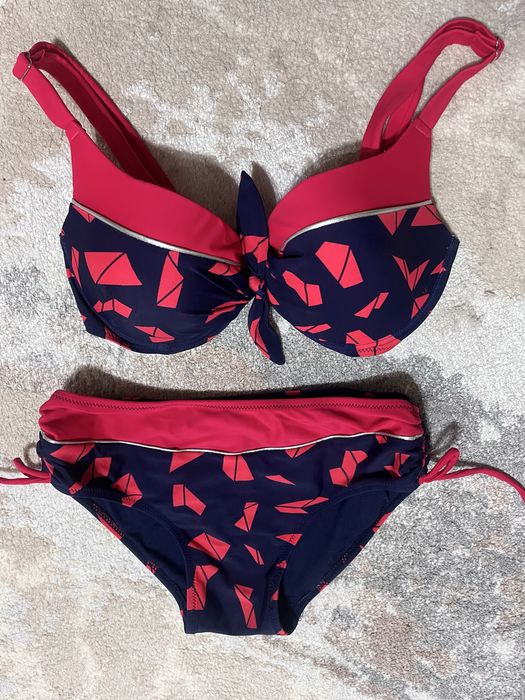 Продаются 2 купальника в отличном состоянии