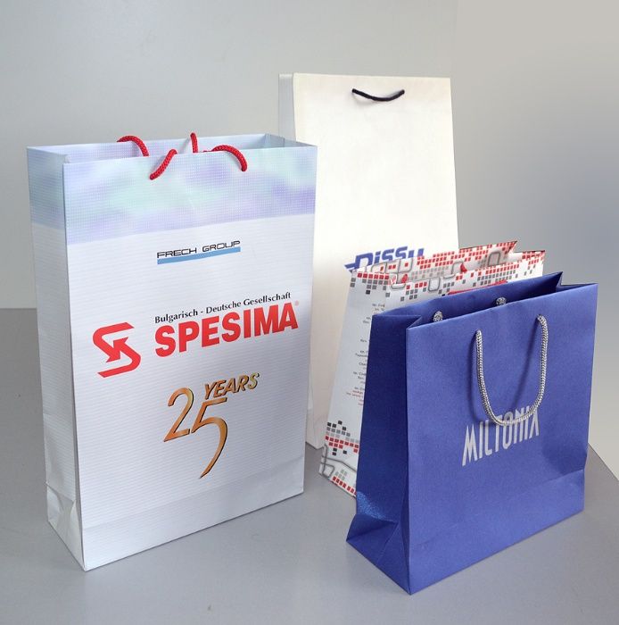 Ситопечат и гравиране на рекламни сувенири, бележници и календари.