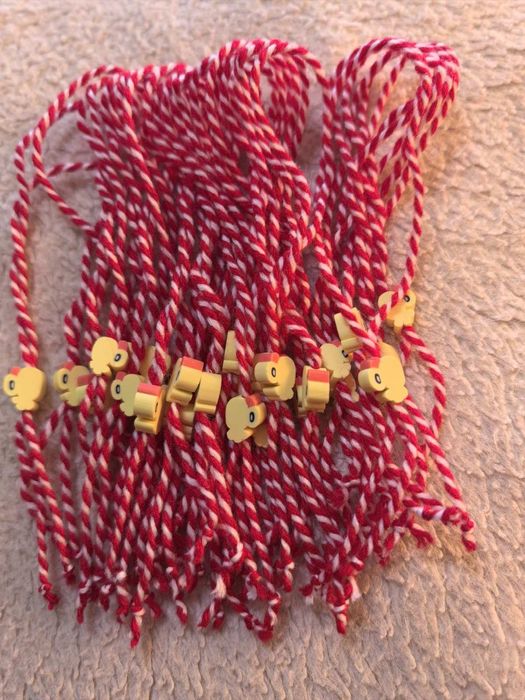 Продавам мартеници