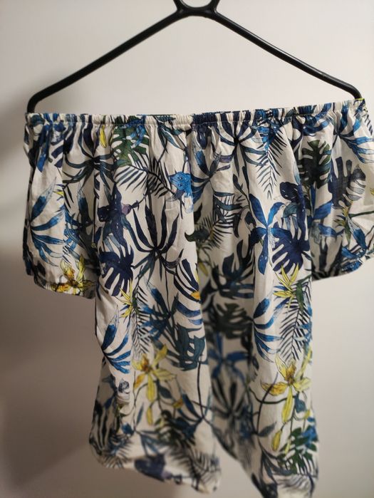 Bluza tip spaniol cu umerii goi