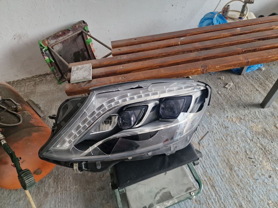 Vând far ils stânga mercedes s class w222