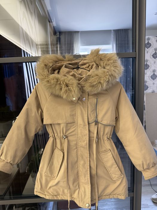 Куртка на девочку 9-10 лет
