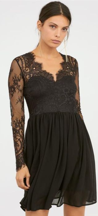 Черна рокля с дантела