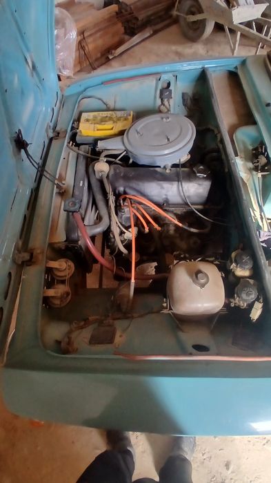 Vaz 2102 sotiladi