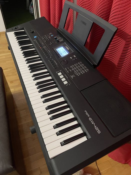 Синтезатор Yamaha PSR-EW425
