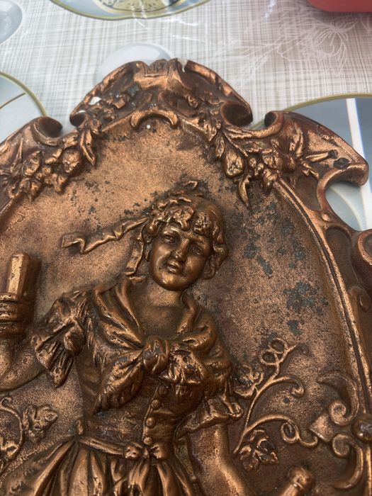 De vanzare basorelief