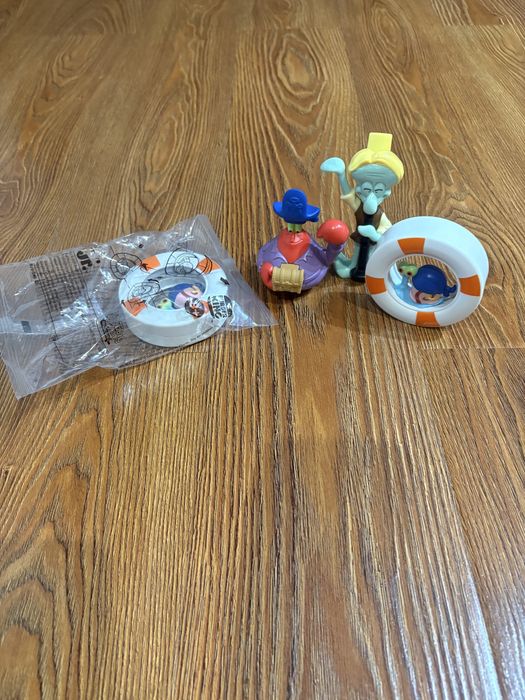 Игрушки из Buger King