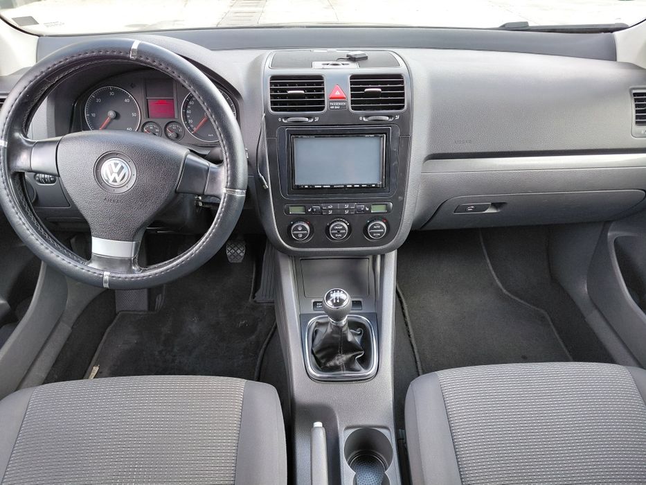 Golf VI 1,9 diesel an 2008 euro 4 Navigație/Incalzire scaune /Carlig