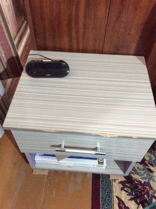 Продам тумбочку.