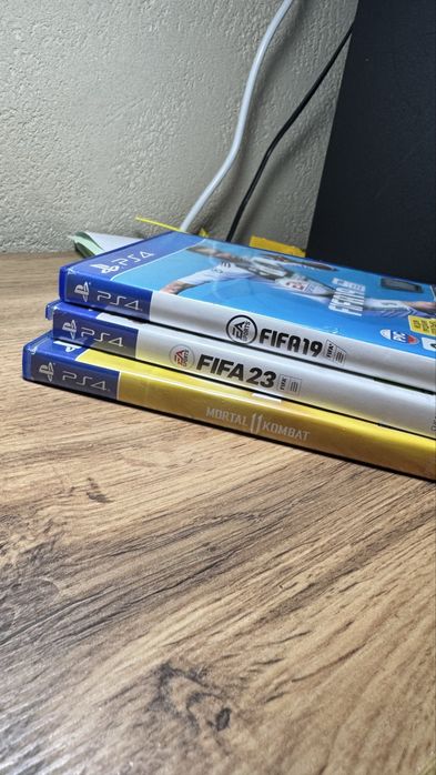 Продаю Ps4 pro 1 tb