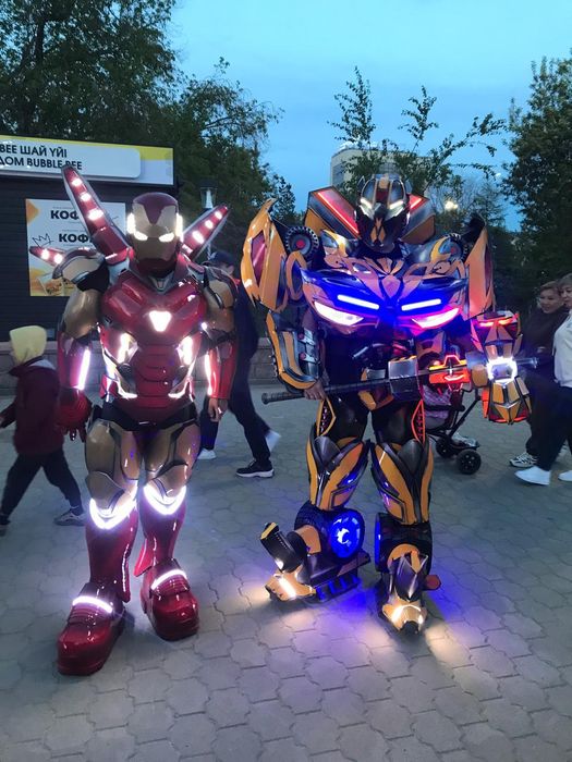 Продам костюмы роботов аниматора