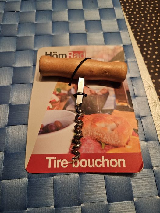 Tirbuson noua cu eticheta