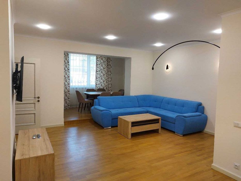 Сдается квартира 145 школа , Садик Азимова ,Ц-1 .