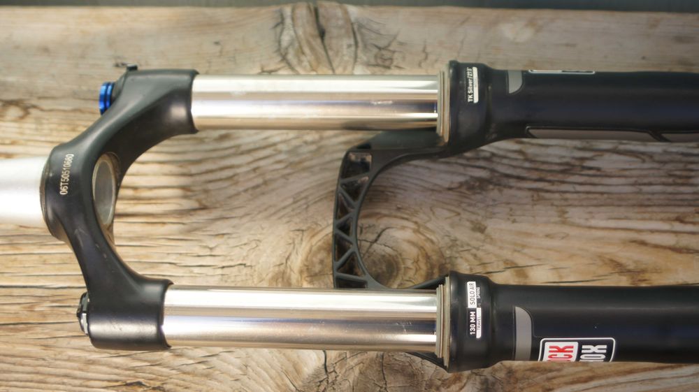 вилка rockshox sektor 27,5 с проходна ос 15 x 100