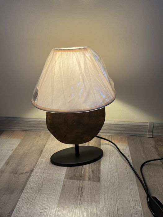 Настолна лампа.