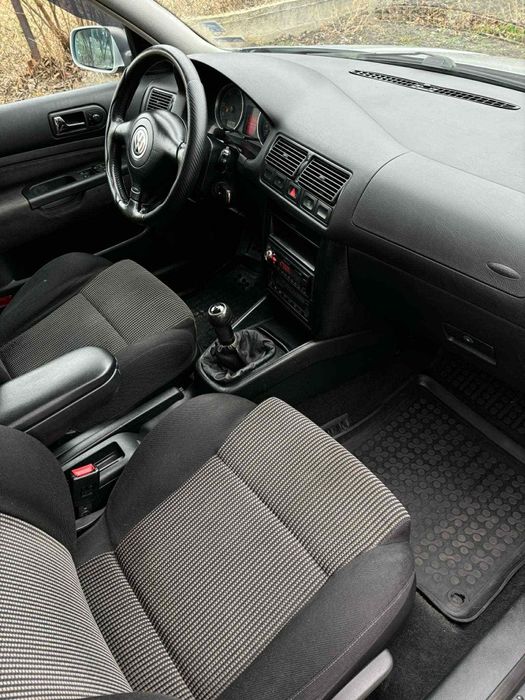 Продавам Фолксваген голф 4