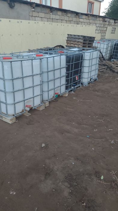 Бочка пласмасывае тоник