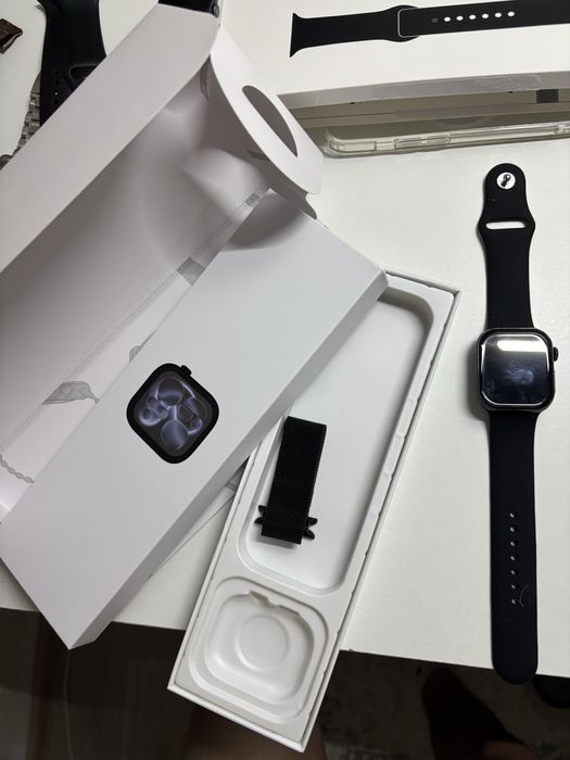 Watch se 11 42мм