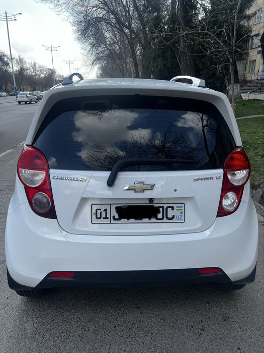 Arenda Spark 4 pozitsa avtomat 2017 yil kraska toza probeg 141,000 km