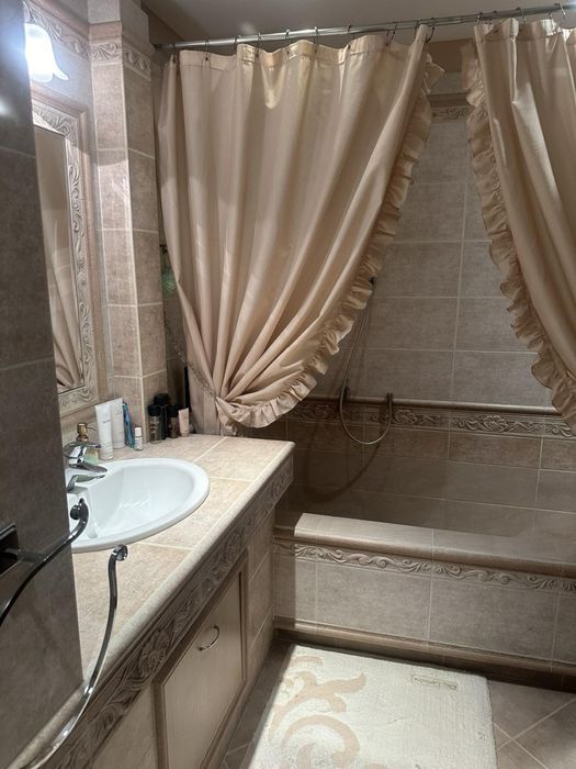 Луксозен тристаен апартамент в Благоевград