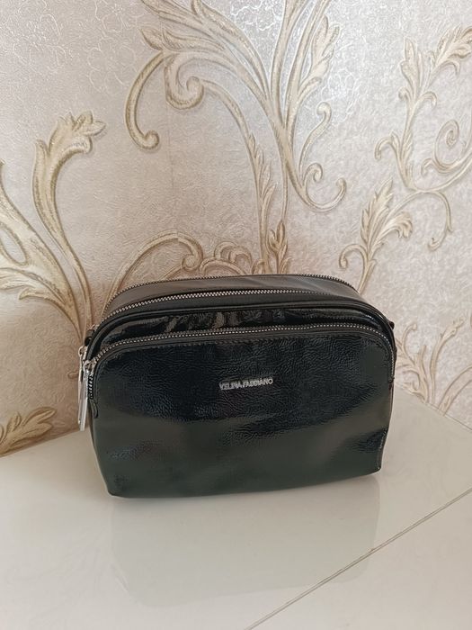 Продам новую мягкую лаковую сумочку за 6000 тенге