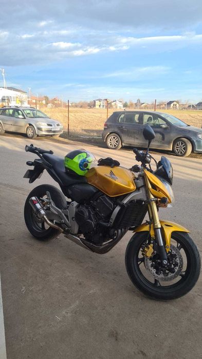 Honda Hornet 2008 + armura si genunchiere!