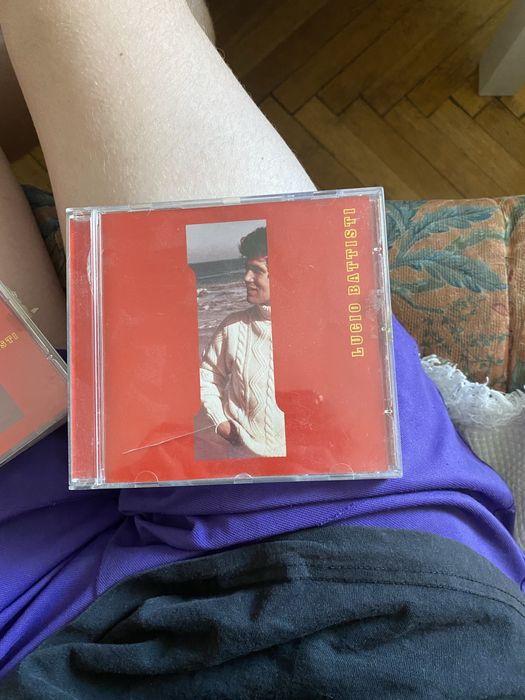 se vinde urgent dvd uri ,de muzica sau de filme