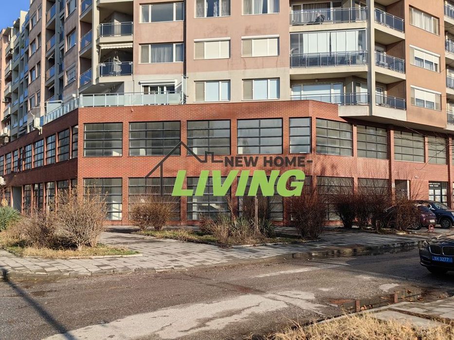 Дава се под наем Магазин в Пловдив, Христо Смирненски - 1237 кв.м за 8659 € - Снимка #2