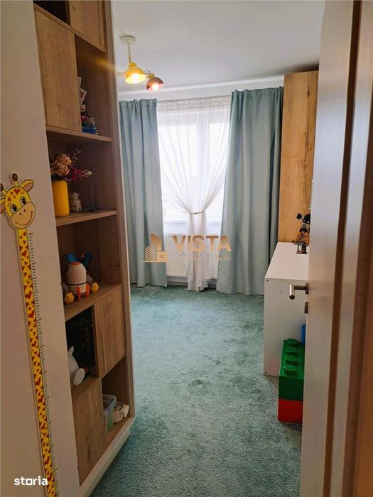 Apartament 3 camere decomandat Coresi, 2 bai,  bloc nou cu lift, mobil