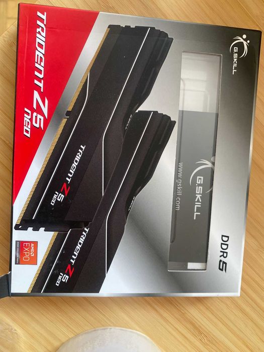 Vând memorie RAM G.SKILL Trident Z5 Neo 32GB (2x16GB) DDR5 – AMD EXPO